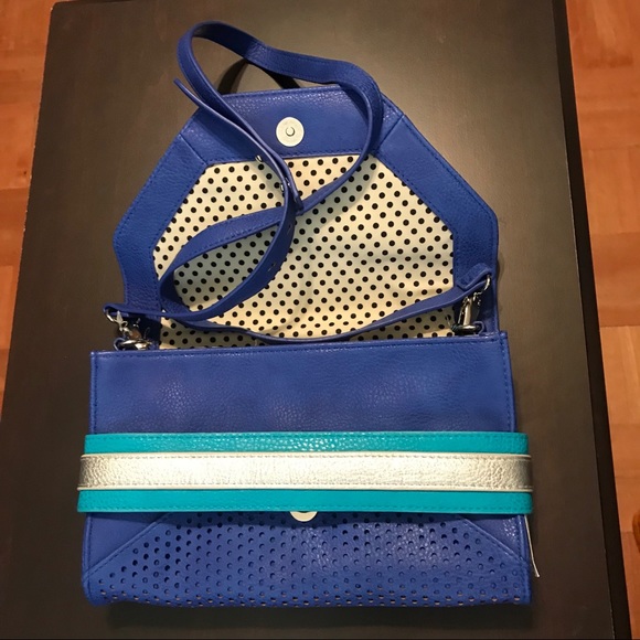 NWT Blue Clutch Purse with Silver & Turquoise stripe - Picture 3 of 6